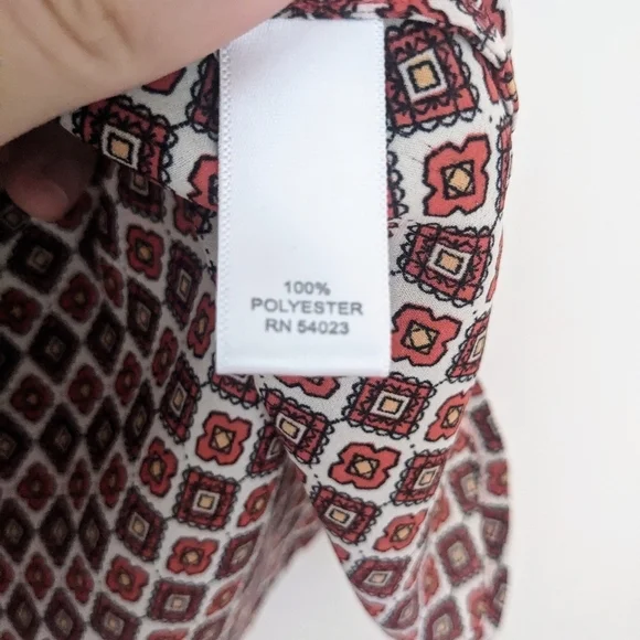 Banana Republic S Red Geometric Print Shell - Picture 4 of 6
